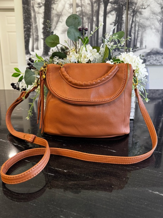 HOBO Handbags - 🧡HOBO Fern Foldover Leather Crossbody Messenger Cognac